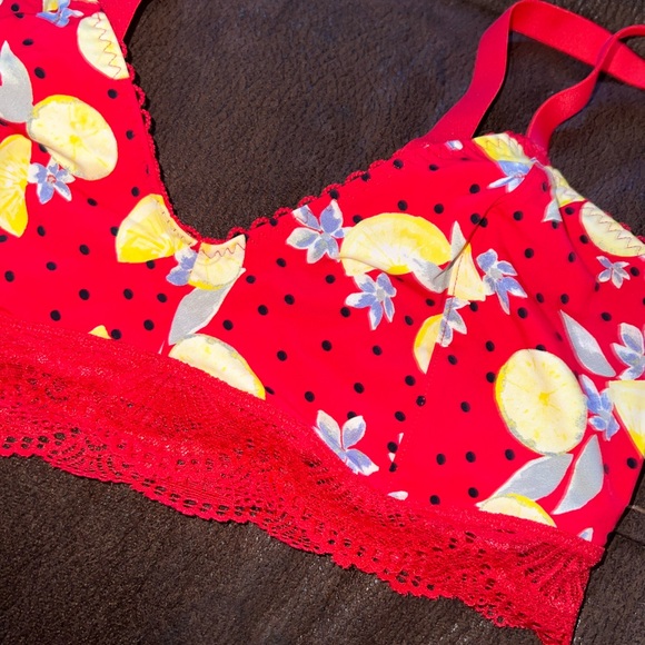 NWT Free People Red Lemon Print Bralette - Picture 2 of 3
